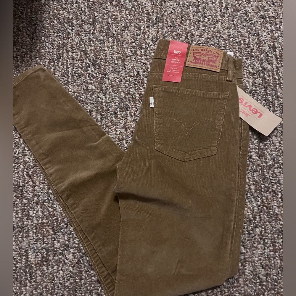NWT Levi’s corduroy skinny jeans